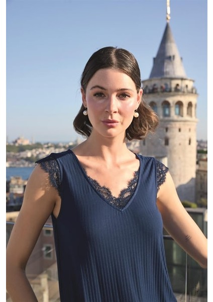 Monamise Yaprak Desenli ve Dantelli 3'lü Pijama Takımı indirimleri