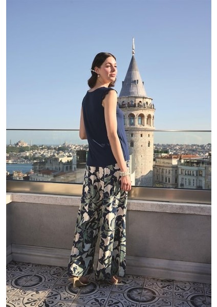 Monamise Yaprak Desenli ve Dantelli 3'lü Pijama Takımı