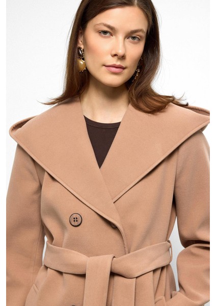 Kapüşonlu Kruvaze Kısa Kaban Kamel 3103