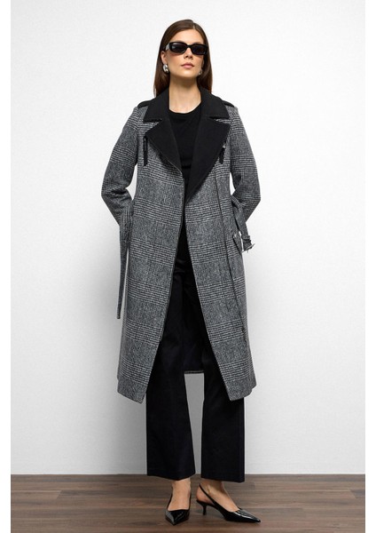 Fermuar ve Garni Detaylı Ekose Kaban Siyah 3106 fırsatları