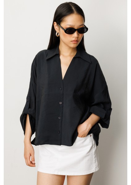 Kadın Losse Fit Apaş Yaka Düz Uzun Kollu Gömlek