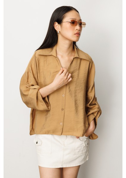 Kadın Losse Fit Apaş Yaka Düz Uzun Kollu Gömlek fırsatları