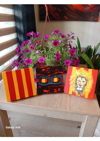 OSİMHEN MASKESİ TEMALI ORJİNAL EL YAPIMI AKRİLİK MASA ÜSTÜ 3 LÜ DEKORATİF TABLO