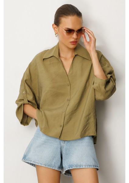 Kadın Losse Fit Apaş Yaka Düz Uzun Kollu Gömlek
