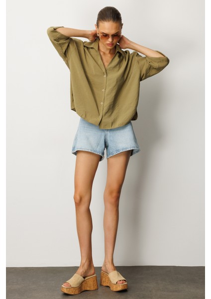 Kadın Losse Fit Apaş Yaka Düz Uzun Kollu Gömlek fiyatları