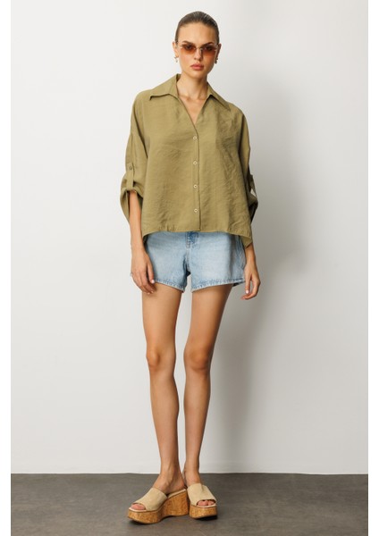 Kadın Losse Fit Apaş Yaka Düz Uzun Kollu Gömlek fırsatları