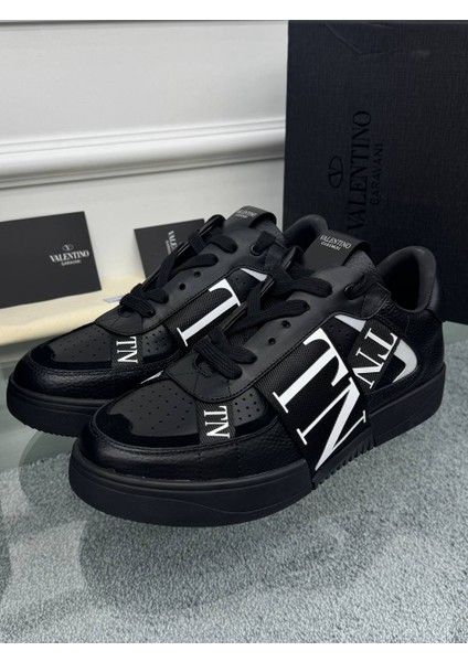 Logo Detaylı Deri Erkek Sneaker fırsatları