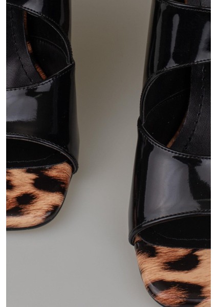 Siyah Leoparlı Rugan Kemerli Kadın Topuklu Terlik fırsatları