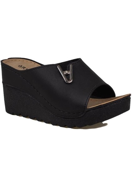 Siyah Kadın Dolgu Topuk Taş Detaylı Terlik 26-893