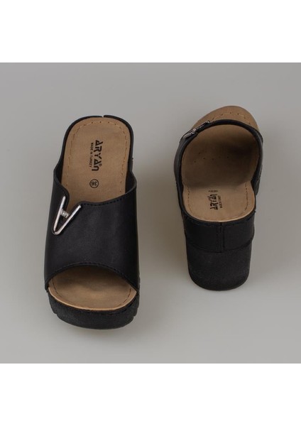 Siyah Kadın Dolgu Topuk Taş Detaylı Terlik 26-893 modelleri