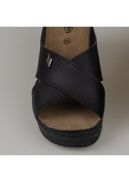 Siyah Kadın Dolgu Topuk Çapraz Şerit Terlik 19-178 fırsatları