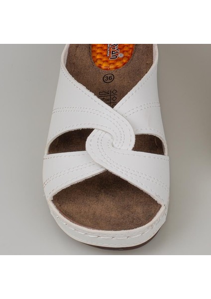 Beyaz Kadın Hafif Dolgu Jelli Terlik 09-098 modelleri