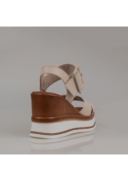 Krem Dolgu Topuk Kemerli Kadın Sandalet fırsatları