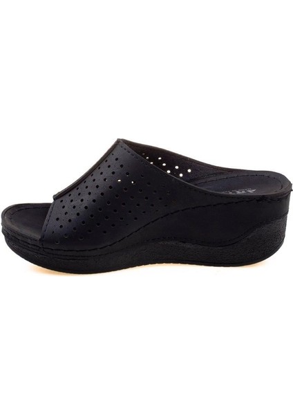Siyah Dolgu Topuk Delikli Kadın Terlik 04-024 fiyatları