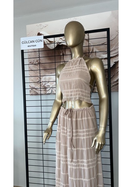 Bej Sırtı Dekolteli Etekli - Büstiyer Takım