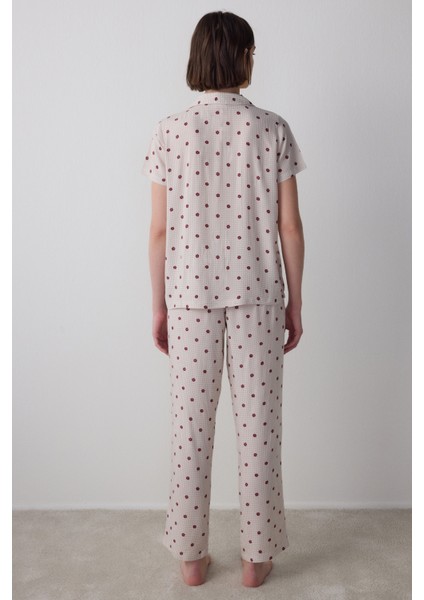 Bej Freya Çiçek Desenli Gömlek Yaka Kısa Kollu Pijama Takımı modelleri