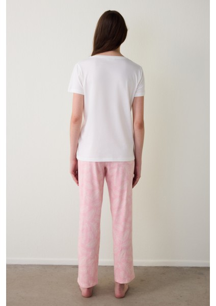 Pembe Çiçek Desenli Pamuklu V Yaka Kısa Kollu Pijama Takımı fırsatları