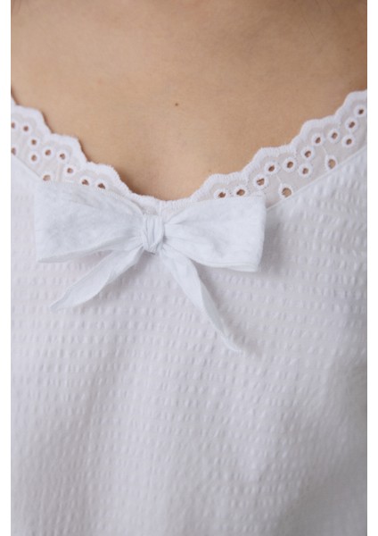 Optik Beyaz Alia Dantelli V Yaka Pamuklu Ayarlanabilir Askılı Şortlu Pijama Takımı fiyatları