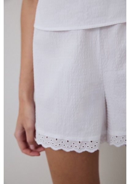 Optik Beyaz Alia Dantelli V Yaka Pamuklu Ayarlanabilir Askılı Şortlu Pijama Takımı modelleri