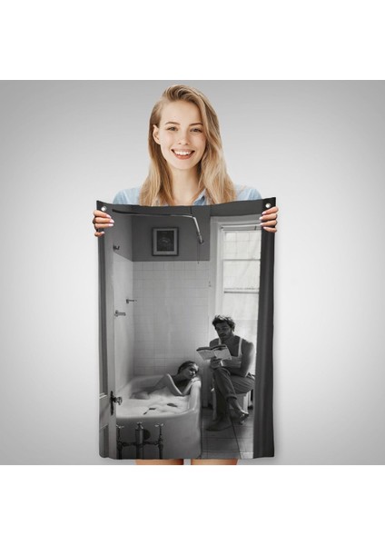 Küvetteki Kadına Kitap Okuyan Adam Duvar ÖRTÜSÜ-7815