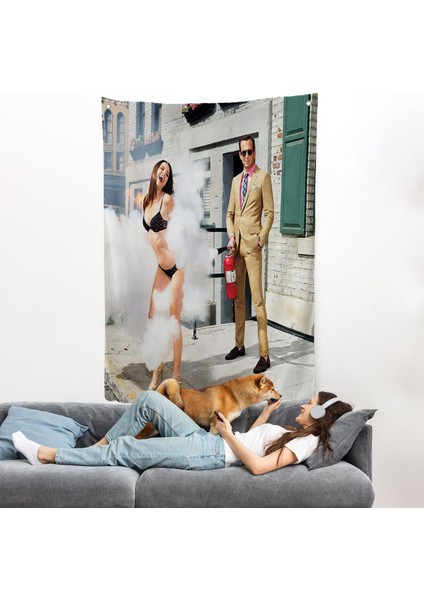 Kadına Tüp Ile Müdahele Eden Adam Duvar ÖRTÜSÜ-7755