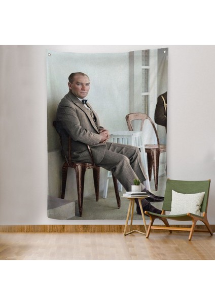 Mustafa Kemal Atatürk'ün Sandalyede Oturan Duvar Örtüsü - Halısı -6034