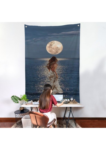 Deniz Üstünde Aya Doğru Yürüyen Soyut Kadın Duvar ÖRTÜSÜ-7684