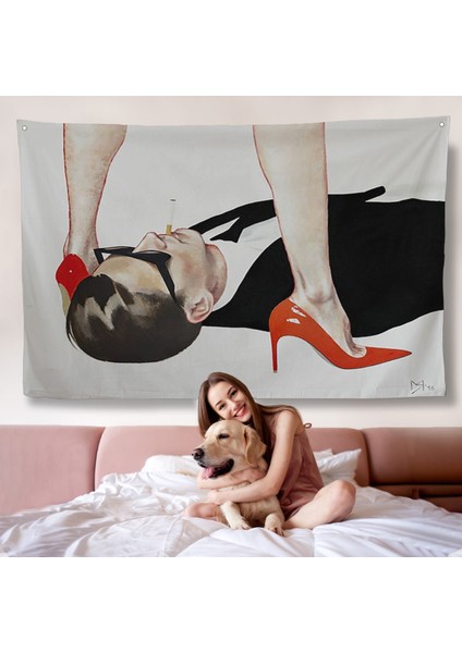 Uzun Bacaklı Kadının Altındaki Adam Duvar ÖRTÜSÜ-7199