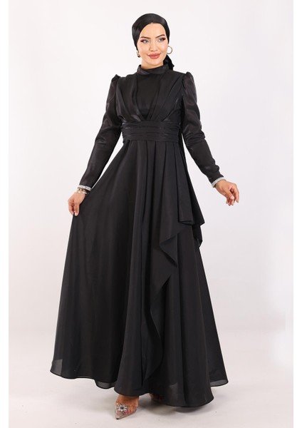 Kol Ağzı Taş İşlemeli Pile ve Volan Detaylı Tafta Saten Tesettür Abiye Elbise SİYAH 1215