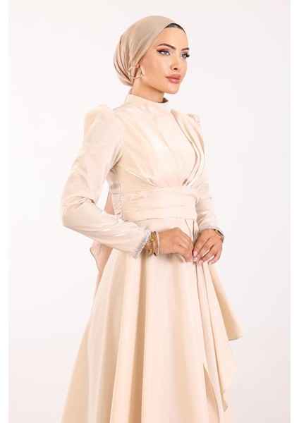 Kol Ağzı Taş İşlemeli Pile ve Volan Detaylı Tafta Saten Tesettür Abiye Elbise KREM 1215 indirimleri