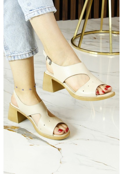 Ofelia Bej Hakiki Dana Derisi Delik Detaylı Tokalı Kalın Topuklu Rahat Günlük Sandalet