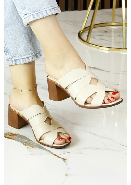 Bianca Bej Hakiki Dana Derisi Önü Açık Kesik Detaylı Kalın Topuklu Günlük Terlik