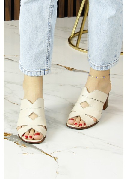 Bianca Bej Hakiki Dana Derisi Önü Açık Kesik Detaylı Kalın Topuklu Günlük Terlik fiyatları