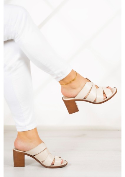 Bianca Bej Hakiki Dana Derisi Önü Açık Kesik Detaylı Kalın Topuklu Günlük Terlik fırsatları