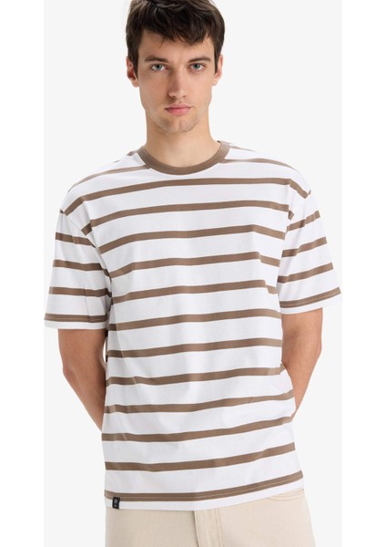 %100 Pamuk Boxy Fit Rahat Kesim Bisiklet Yaka Çizgili Kısa Kollu Tişört E1160AX25AU modelleri