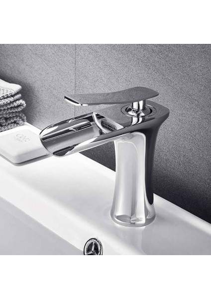 Şelale Kısa Krom Lavabo Bataryası