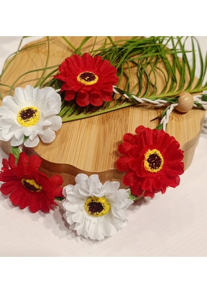 Gösterişli Çiçekli Figürlü Örgü Taç