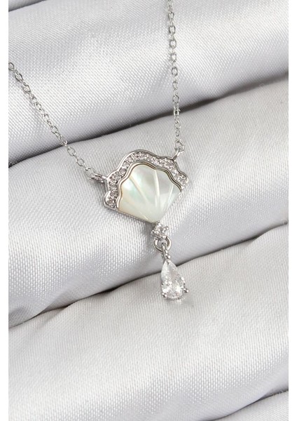 Pirinç Zirkon Taşlı Istiridye Model Gümüş Renk Kadın Kolye - TJ-BKO10417