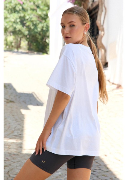 Aura Oversize T-Shirt Beyaz fırsatları
