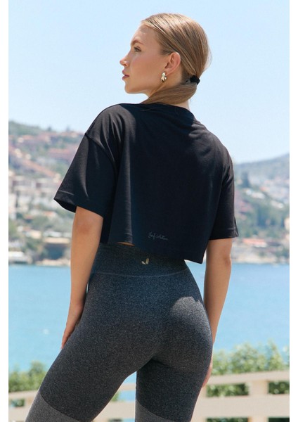 Aura Crop T-Shirt Siyah modelleri