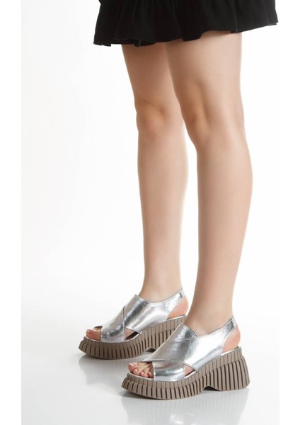 Kadın Hakiki Deri Dolgu Topuklu Sandalet 6289