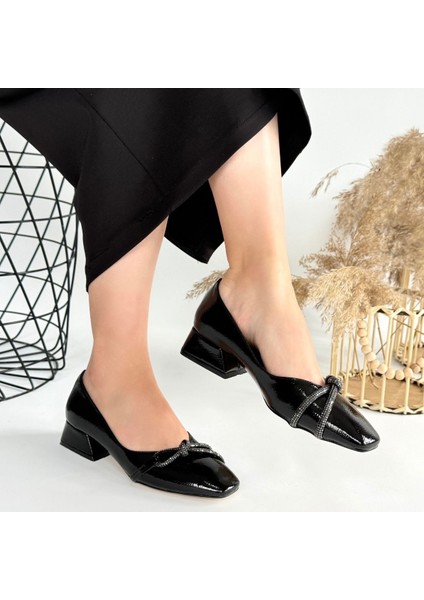 Bernishoes Estay Siyah Rugan Topuklu Ayakkabı fırsatları
