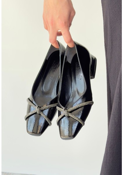 Bernishoes Pety Siyah Rugan Topuklu Ayakkabı modelleri