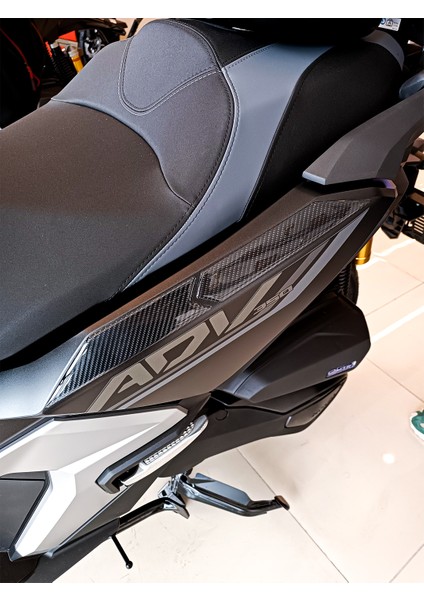 Honda ADV350 2024 ile Uyumlu Kaydırmaz 6D Karbon 28 Parça Tank Pad Seti GC29 fırsatları