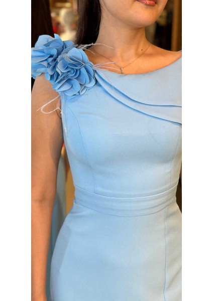 Mavi Çiçek Detaylı Yırtmaçlı Düz Kesim Krep Uzun Abiye Elbise 11027 fırsatları