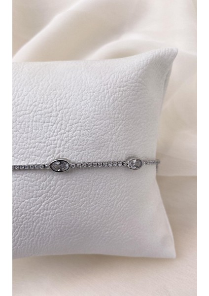 Oval Taşlı Gümüş Bileklik