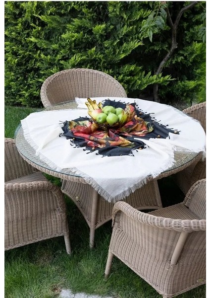 Desenli Krem Masa Örtüsü 150X150 cm Pamuk Keten