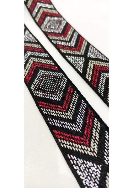 Siyah Kırmızı Gümüş Simli Geometrik Desen Şerit modelleri