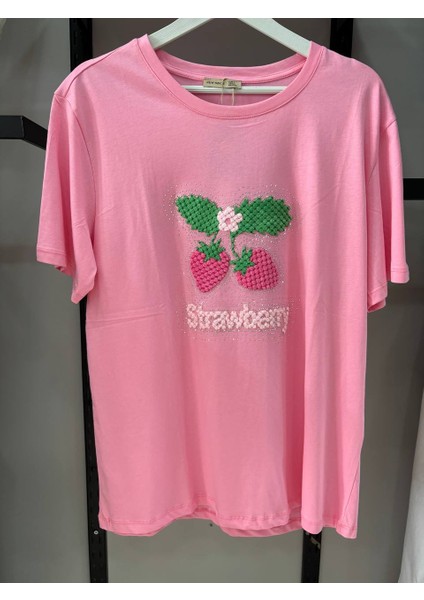Esferdiboutique Çilek Desenli Nakışlı Tişört modelleri
