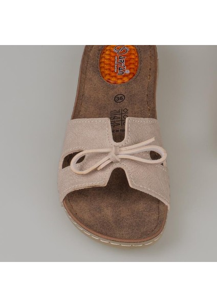 Krem Kadın Jel Tabanlı Düz Fiyonklu Terlik 11-367 modelleri